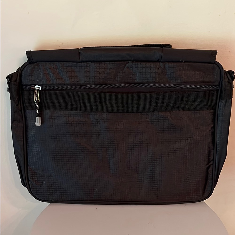 NWT Calpak Ransom 18” Expandable Laptop Messenger Bag - Picture 4 of 5